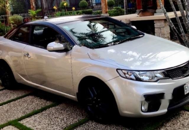 Bán Kia Cerato Koup 2.0 AT năm sản xuất 2009, màu trắng 