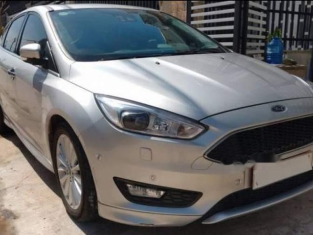 Bán ô tô Ford Focus Sport đời 2017, màu bạc ít sử dụng