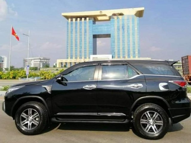 Bán xe Toyota Fortuner 2.7V đời 2017, màu đen, nhập khẩu nguyên chiếc chính chủ