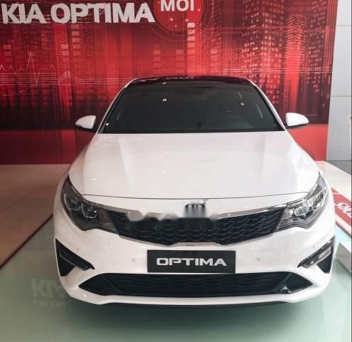 Cần bán xe Kia Optima 2.4GTL đời 2019, màu trắng, giá tốt0