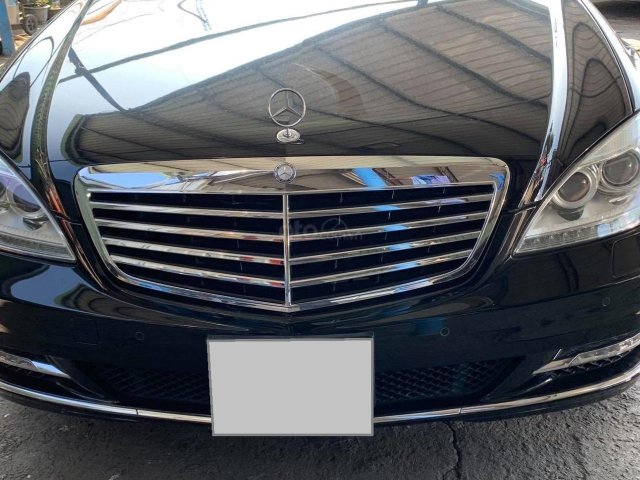 Cần bán xe Mercedes S400 model 2012, màu đen0