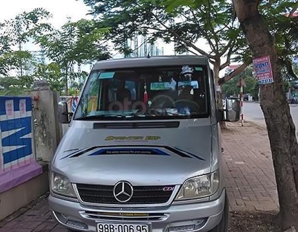 Cần bán lại xe Mercedes Sprinter 311 CDI 2.2L sản xuất năm 2004, màu bạc0