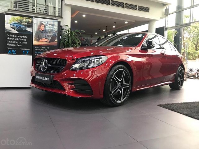 Cần bán Mercedes C300 AMG năm sản xuất 2019, màu đỏ