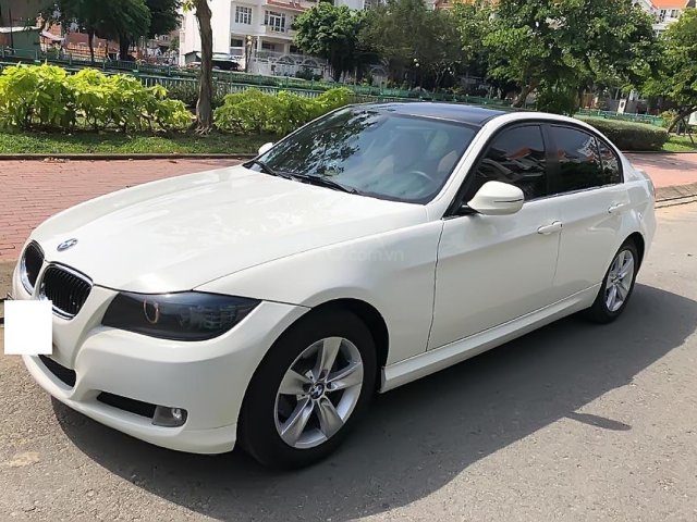 Bán BMW 3 Series 320i sản xuất 2009, màu trắng, giá tốt0