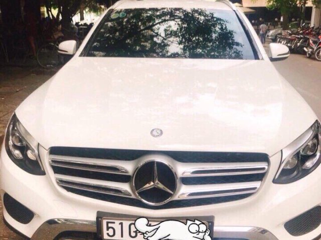 Bán xe Mercedes GLC 250, đời 2017, màu trắng0