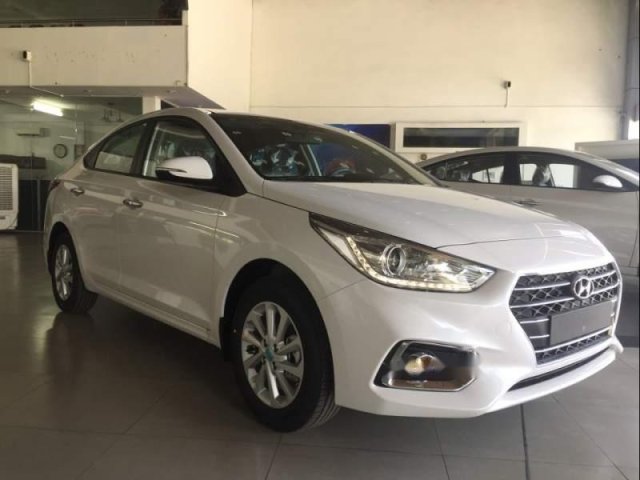 Bán Hyundai Accent 2019, màu trắng, nhập khẩu  