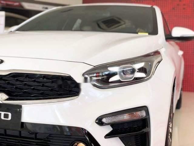 Bán Kia Cerato sản xuất 2019, màu trắng, 559tr0