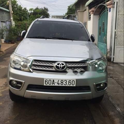 Chính chủ bán lại xe Toyota Fortuner năm sản xuất 2009, màu bạc, nhập khẩu0