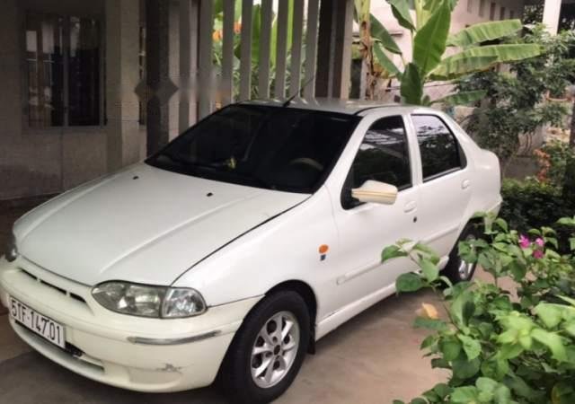 Bán Fiat Siena đời 2005, màu trắng, nhập khẩu 