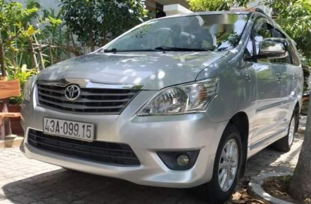 Gia đình bán Toyota Innova E đời 2013, màu bạc 