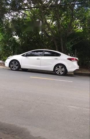 Bán Kia Cerato đời 2018, màu trắng, xe đẹp ngay chủ