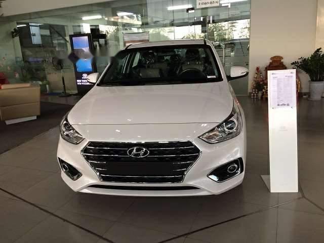 Bán xe Hyundai Accent đời 2019, màu trắng, giá chỉ 427 triệu