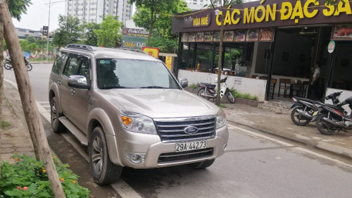 Bán Ford Everest 2.5 AT năm sản xuất 2011, màu hồng số tự động 