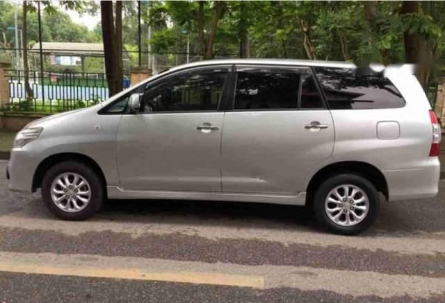 Bán Toyota Innova 2.0G AT đời 2014, màu bạc, 520 triệu