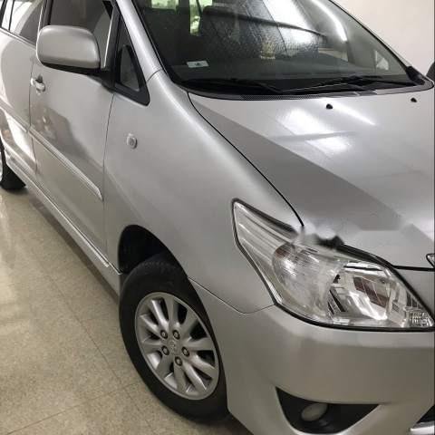 Bán xe Toyota Innova đời 2013, màu bạc, xe nhập