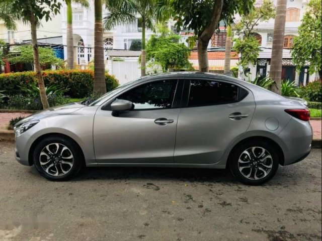 Bán Mazda 2 1.5AT đời 2016, màu xám ít sử dụng