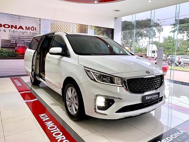 Bán ô tô Kia Sedona năm 2019, màu trắng, rộng rãi, tiện nghi, an toàn vượt trội