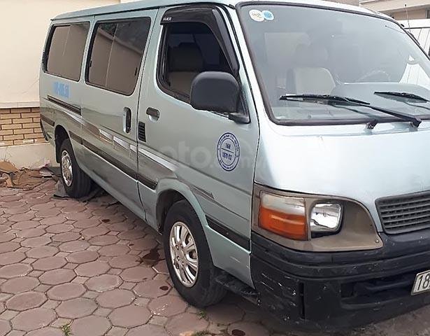 Bán ô tô Toyota Hiace năm sản xuất 2002, xe đi tốt, có thể thương lượng0