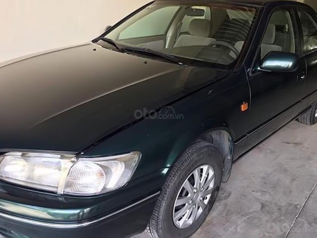 Gia đình bán Toyota Camry màu xanh, nhập khẩu, đời 20000