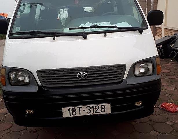 Bán xe Hiace màu trắng, 16 chỗ, sx năm 2002, máy Turbo