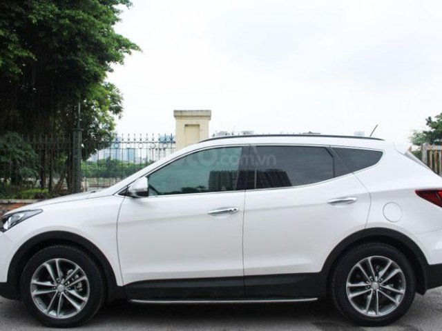 Cần bán Hyundai Santa Fe 2.2L sản xuất 2016