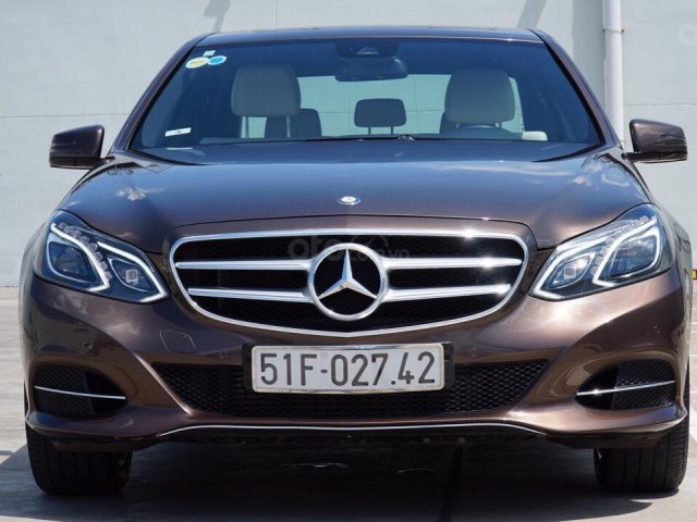 Bán Mercedes Benz E250 2014 xe đẹp màu nâu, đi 27.000km, cam kết chất lượng bao kiểm tra hãng