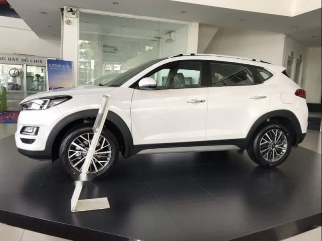 Bán xe Hyundai Tucson đời 2019, màu trắng, xe nhập0