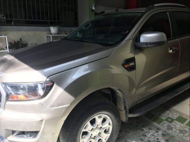 Bán xe Ford Ranger đời 2015, màu vàng cát