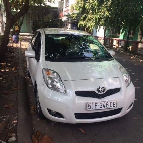 Chính chủ bán Toyota Yaris đời 2009, màu trắng, xe nhập