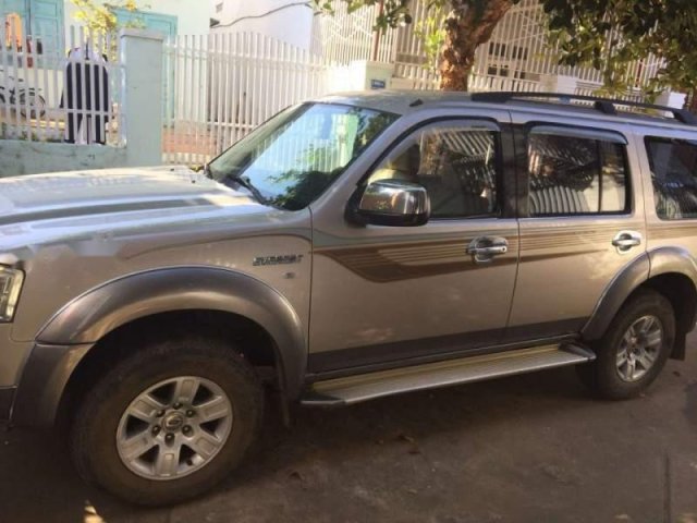 Bán Ford Everest đời 2008, màu bạc, xe nhập xe gia đình