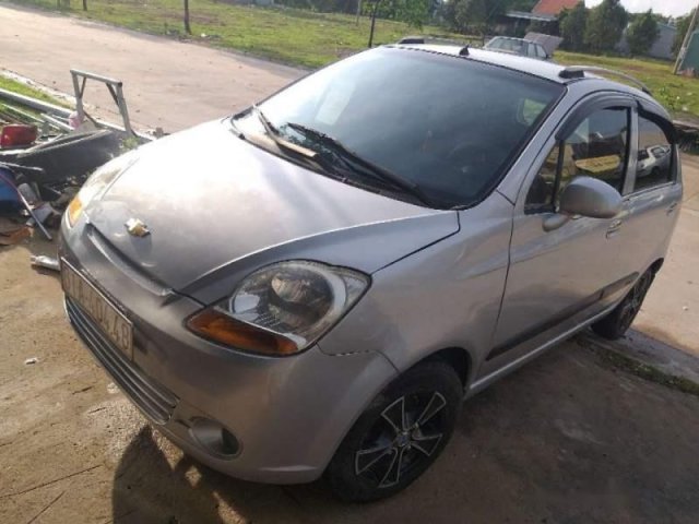 Cần bán xe Chevrolet Spark đời 2009, màu bạc0