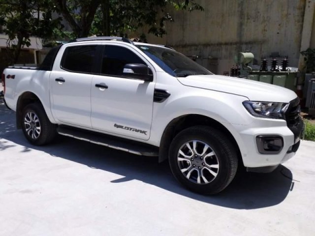 Bán Ford Ranger Wiltrak 3.2 đời 2018, màu trắng, siêu đẹp0