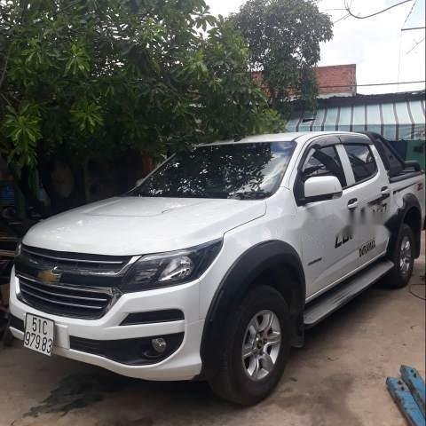 Cần bán gấp Chevrolet Colorado năm 2018, màu trắng còn mới, giá 575tr0