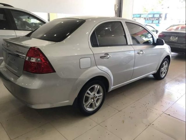 Cần bán xe Chevrolet Aveo sản xuất năm 2018, màu bạc như mới0