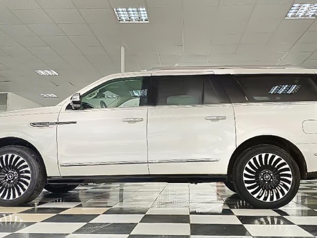 Bán Lincoln Navigator Black Label 2019, màu trắng, nhập khẩu0