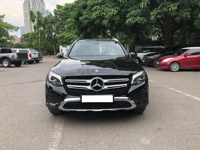 Cần bán Mercedes GLC 200 đăng ký 2019, màu đen0