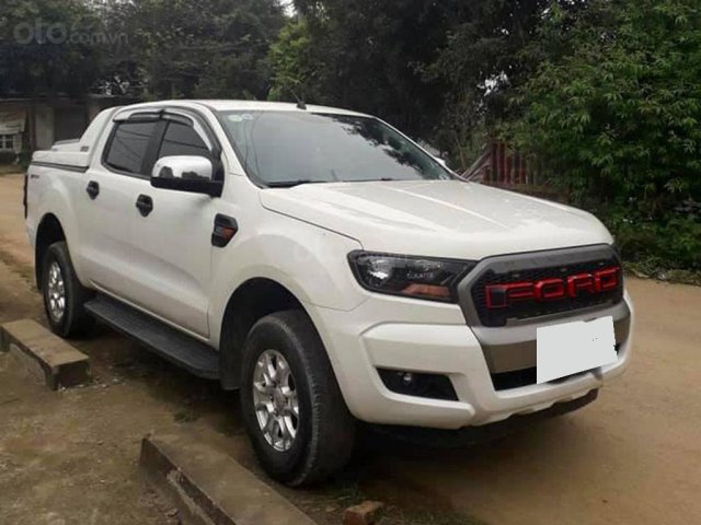 Mình cần bán Ford Ranger 2.2 XLS 2016 máy dầu, số sàn, màu trắng