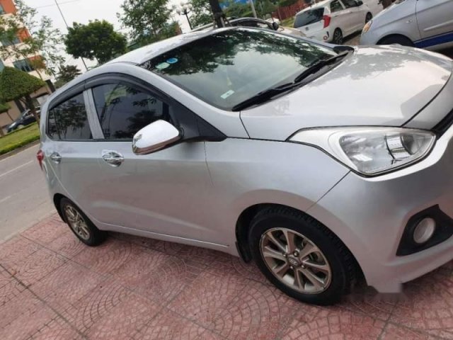 Cần bán lại xe Hyundai Grand i10 MT đời 2015, màu bạc, nhập khẩu nguyên chiếc, giá chỉ 285 triệu