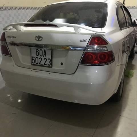 Cần bán xe Daewoo Gentra MT đời 2009, màu trắng, xe đẹp