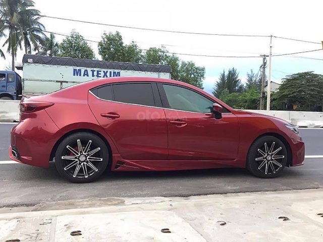 Cần bán lại xe Mazda 3 năm sản xuất 2016, màu đỏ 