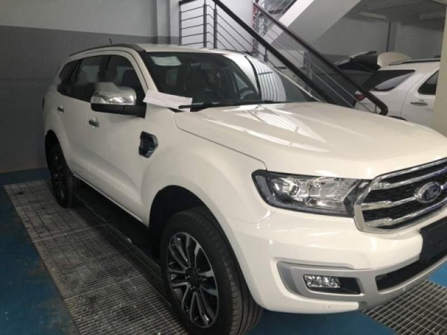 Bán xe Ford Everest đời 2019, màu trắng, nhập khẩu nguyên chiếc