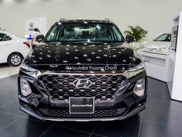 Bán xe Hyundai Santa Fe 2019, màu đen. Xe giao ngay