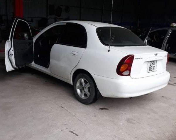 Cần bán Daewoo Lanos năm 2003, màu trắng, giá tốt