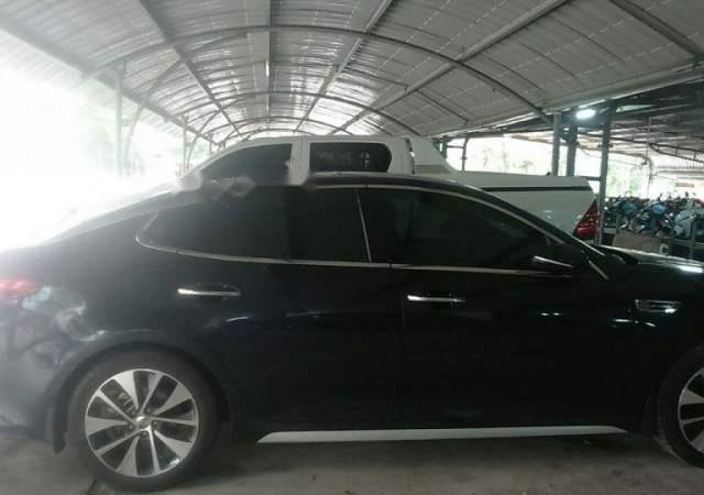 Cần bán xe Kia Optima năm sản xuất 2018, màu đen, 820 triệu