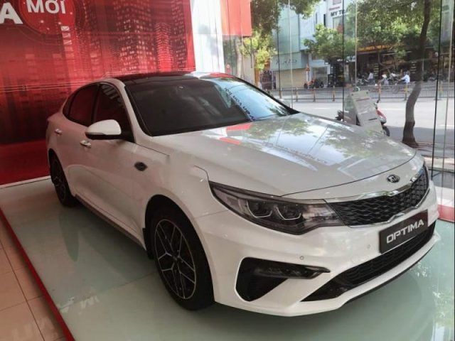 Bán xe Kia Optima 2.4GTL 2019, màu trắng0