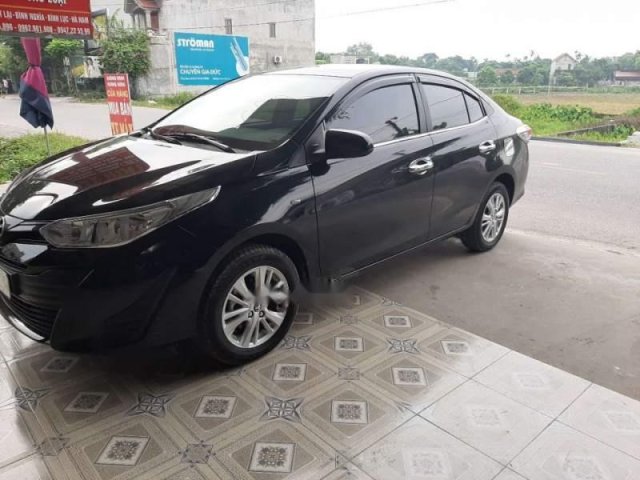 Cần bán gấp Toyota Vios đời 2018, màu đen như mới