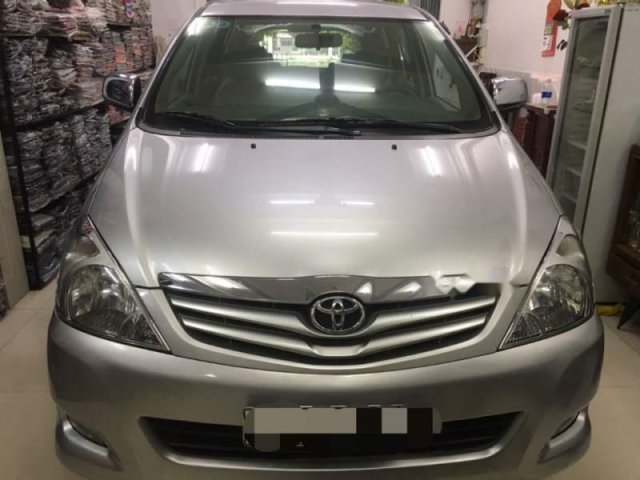 Gia đình bán Toyota Innova sản xuất 2008, màu bạc, 400 triệu