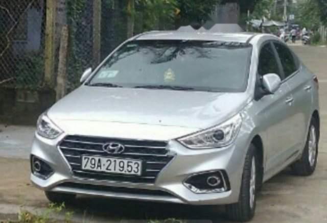 Bán xe Hyundai Accent 1.4 AT đời 2018, màu bạc0