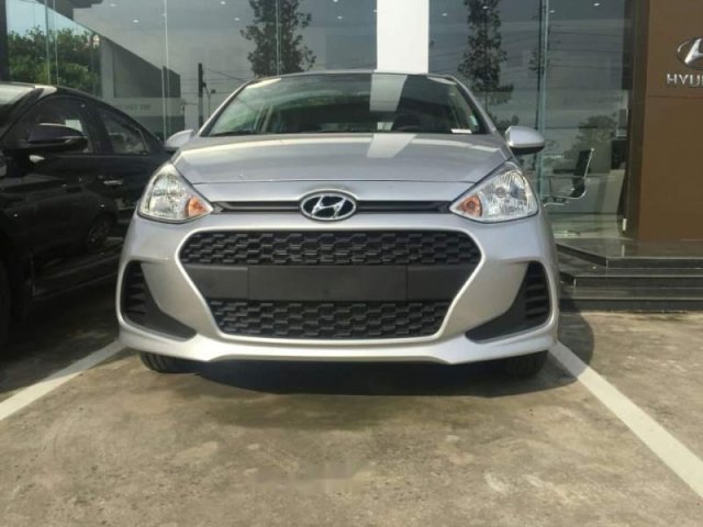 Bán Hyundai Grand i10 đời 2019, màu bạc, xe nhập 