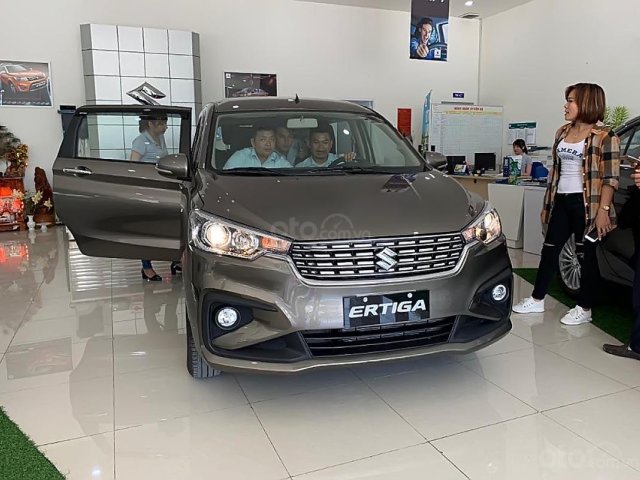 Bán xe Suzuki Ertiga GLX sản xuất 2019, màu xám, nhập khẩu